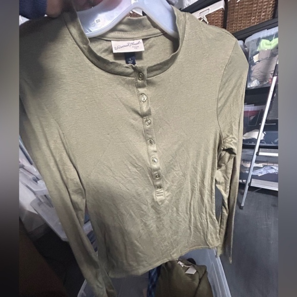 NWT Universal Thread Olive Green Women's Top